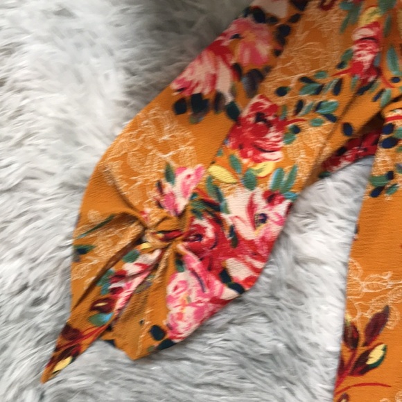 Fig and Flower Tunic Blouse - Picture 4 of 8